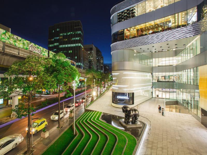 Nơi tham quan gần đây