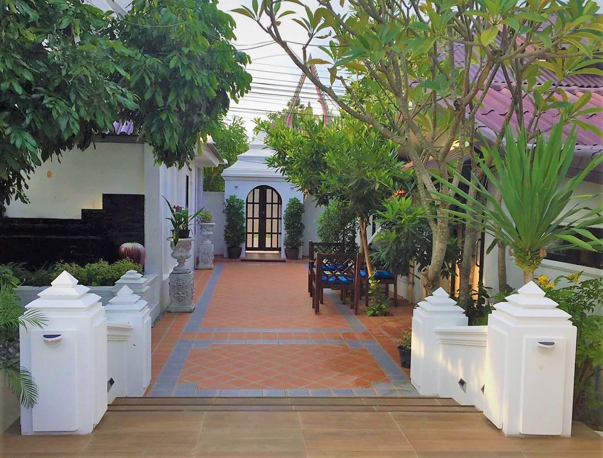 Ngoại cảnh khách sạn