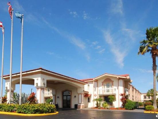 Ngoại cảnh khách sạn