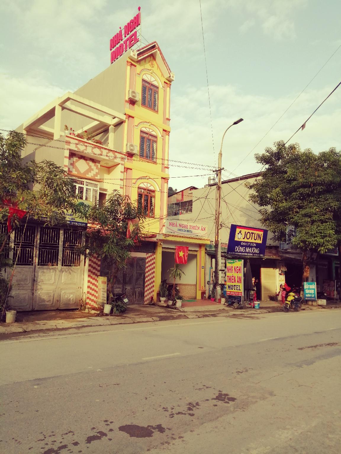 Ngoại cảnh khách sạn