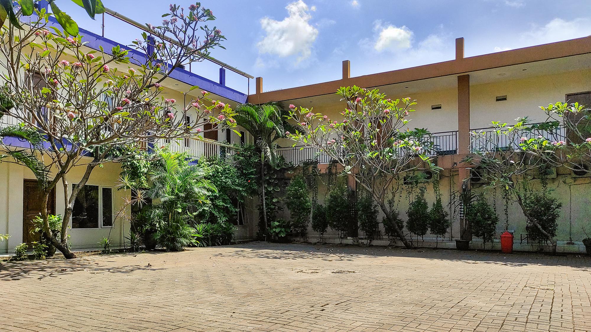 Ngoại cảnh khách sạn