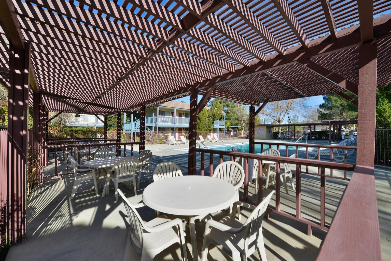 Ngoại cảnh khách sạn