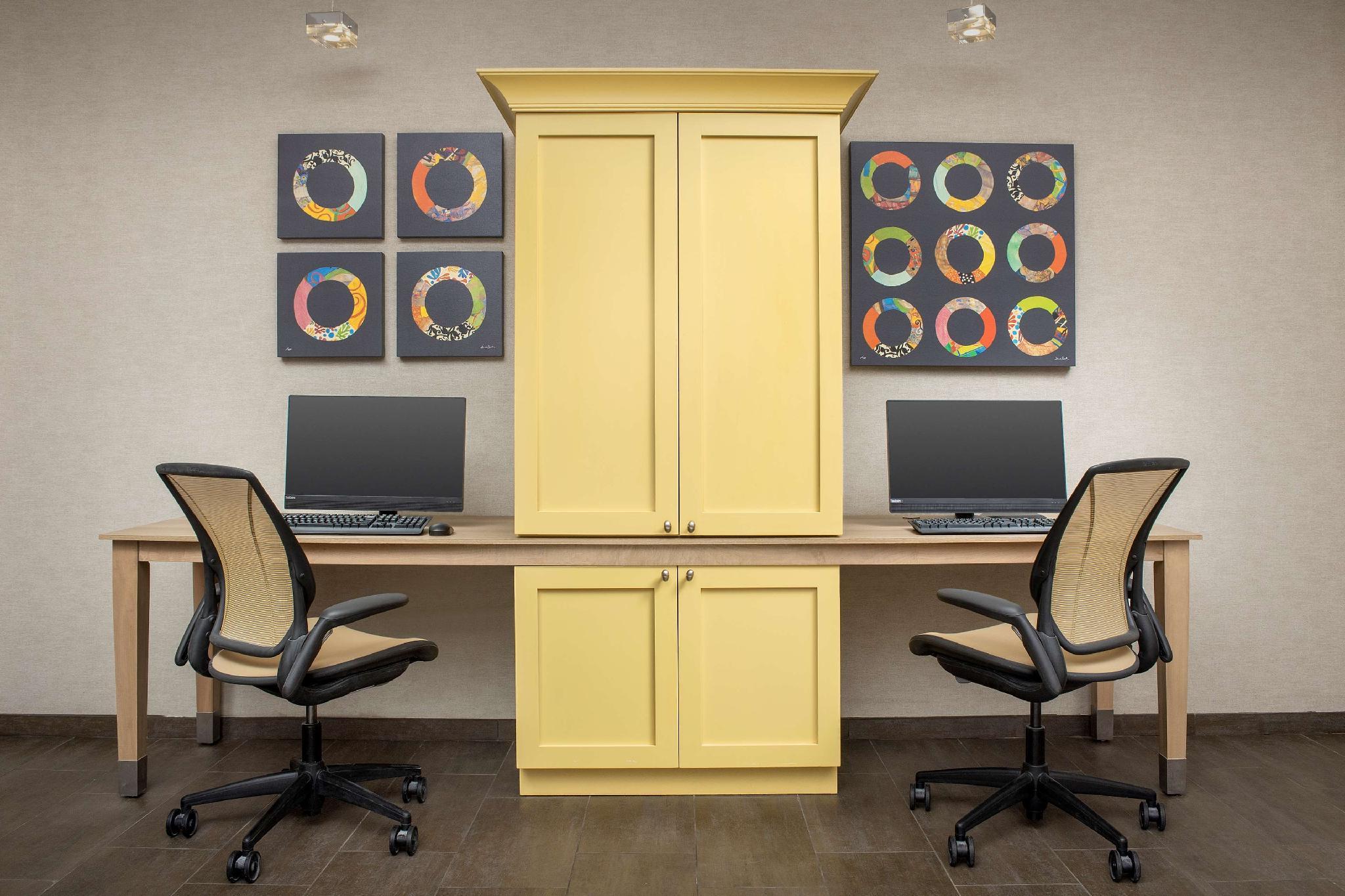 Trung tâm hội nghị