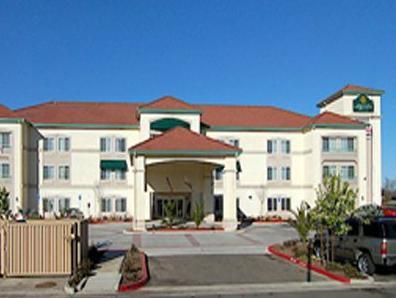 Ngoại cảnh khách sạn