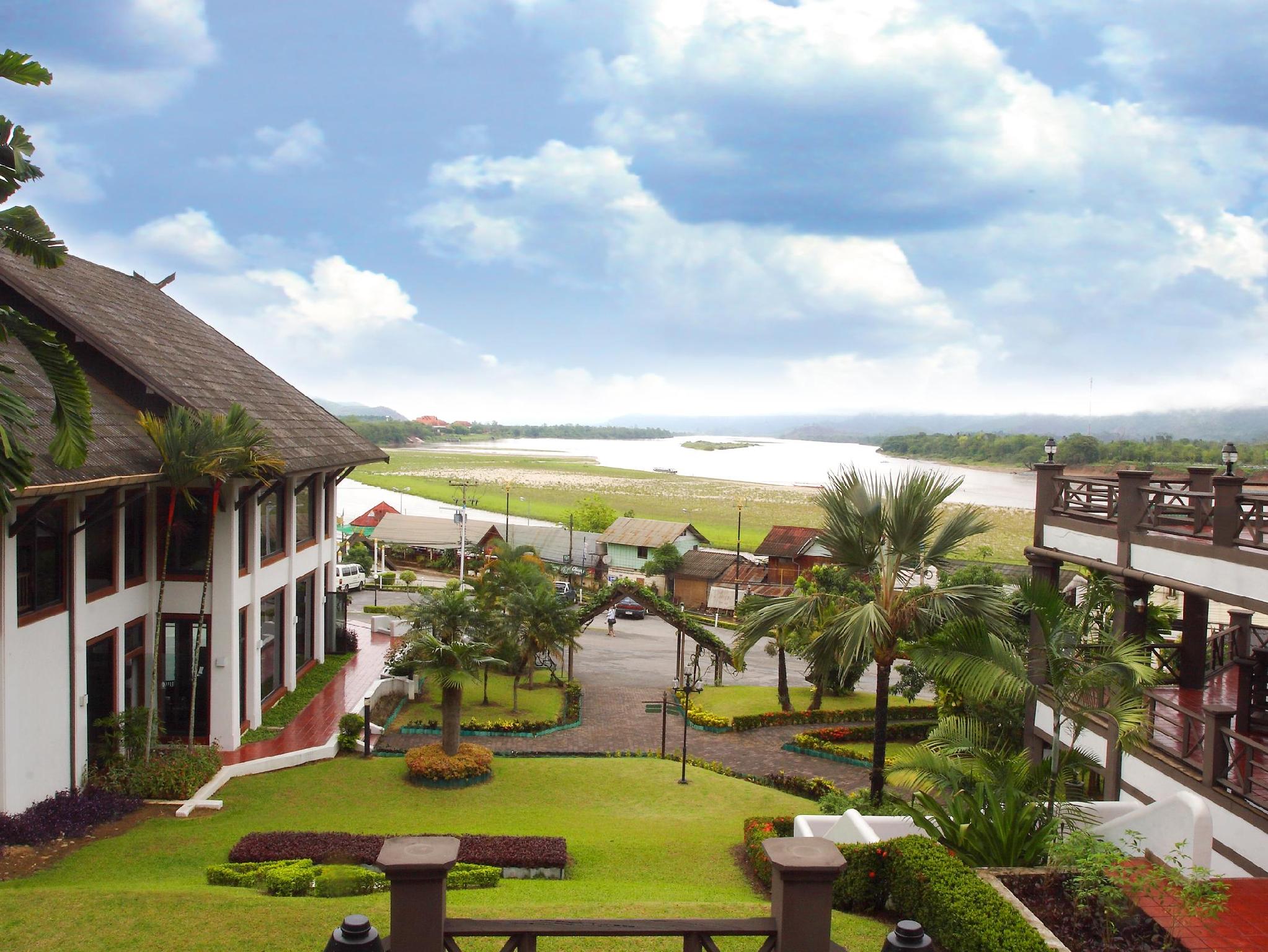 Ngoại cảnh khách sạn