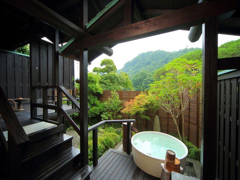 Bồn tắm nước nóng