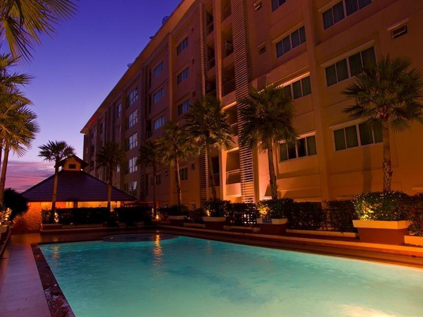 Ngoại cảnh khách sạn