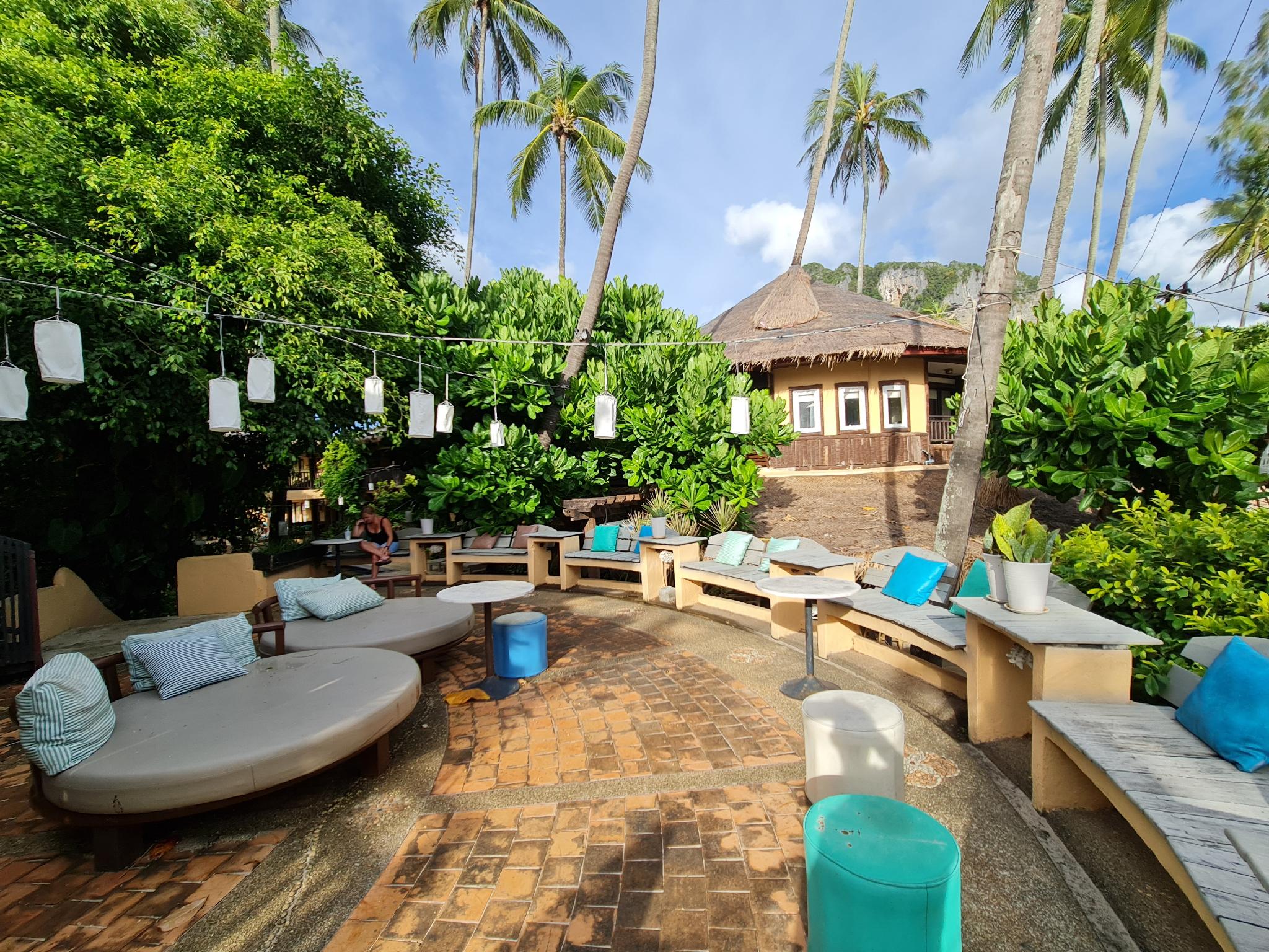 Ngoại cảnh khách sạn