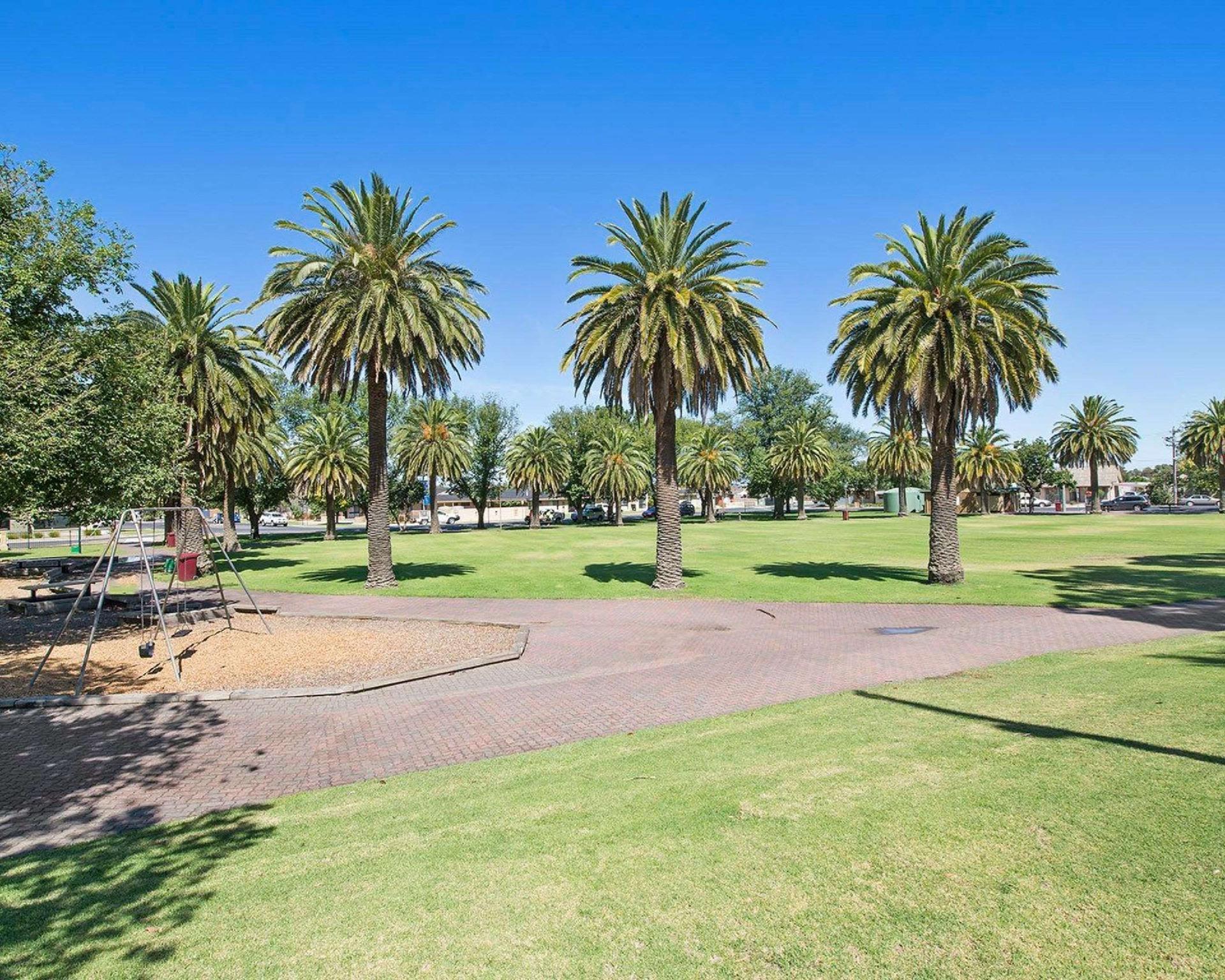 Khu vực xung quanh