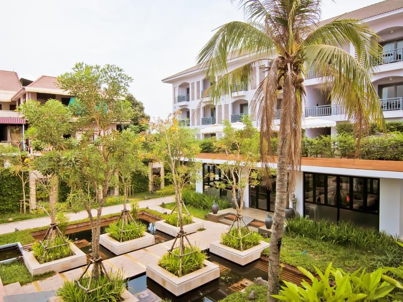 Ngoại cảnh khách sạn