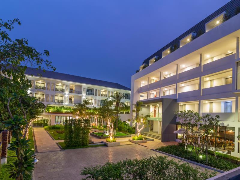 Ngoại cảnh khách sạn