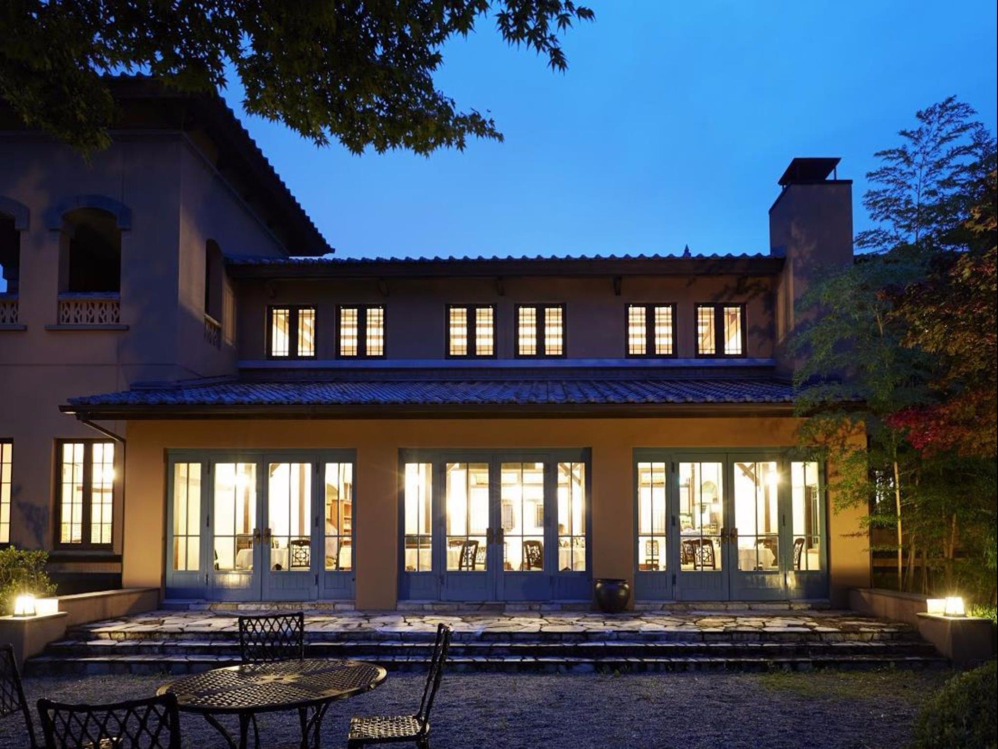 Ngoại cảnh khách sạn