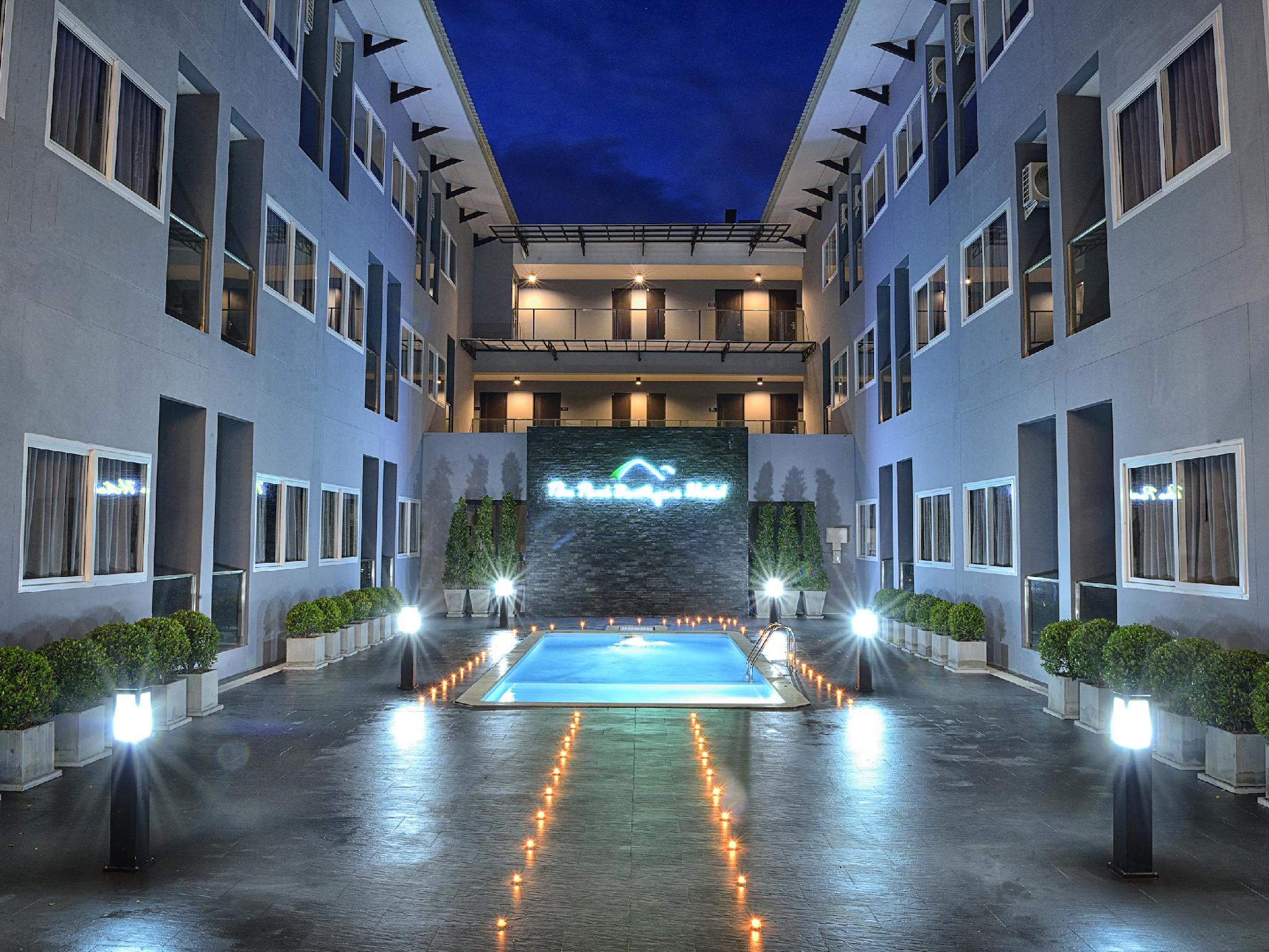 Khu vực xung quanh