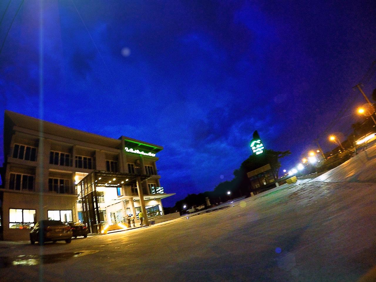 Khu vực xung quanh