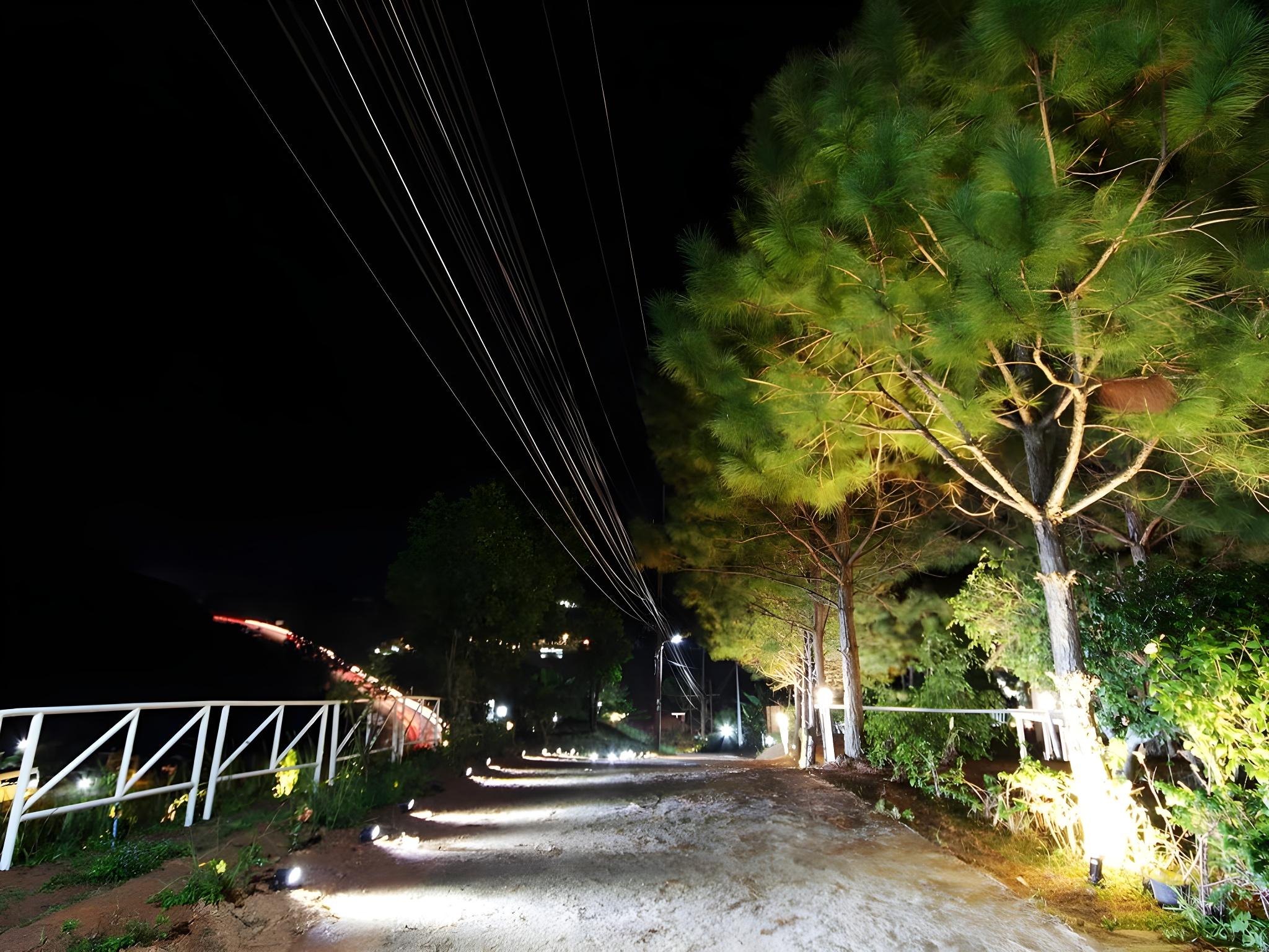 Khu vực xung quanh