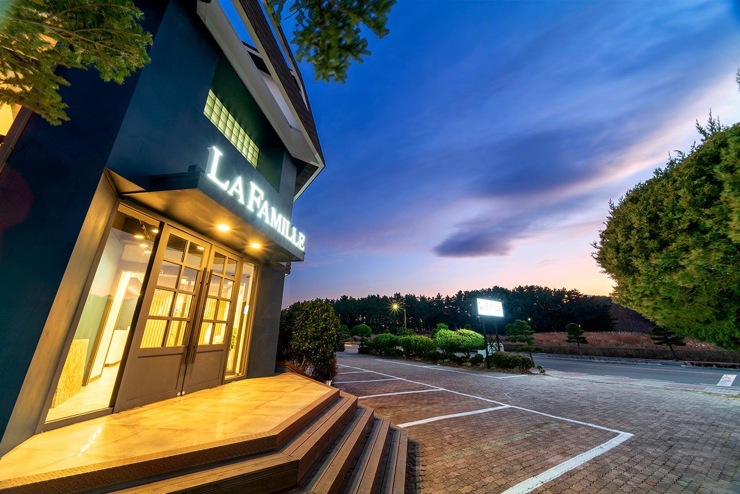 Ngoại cảnh khách sạn