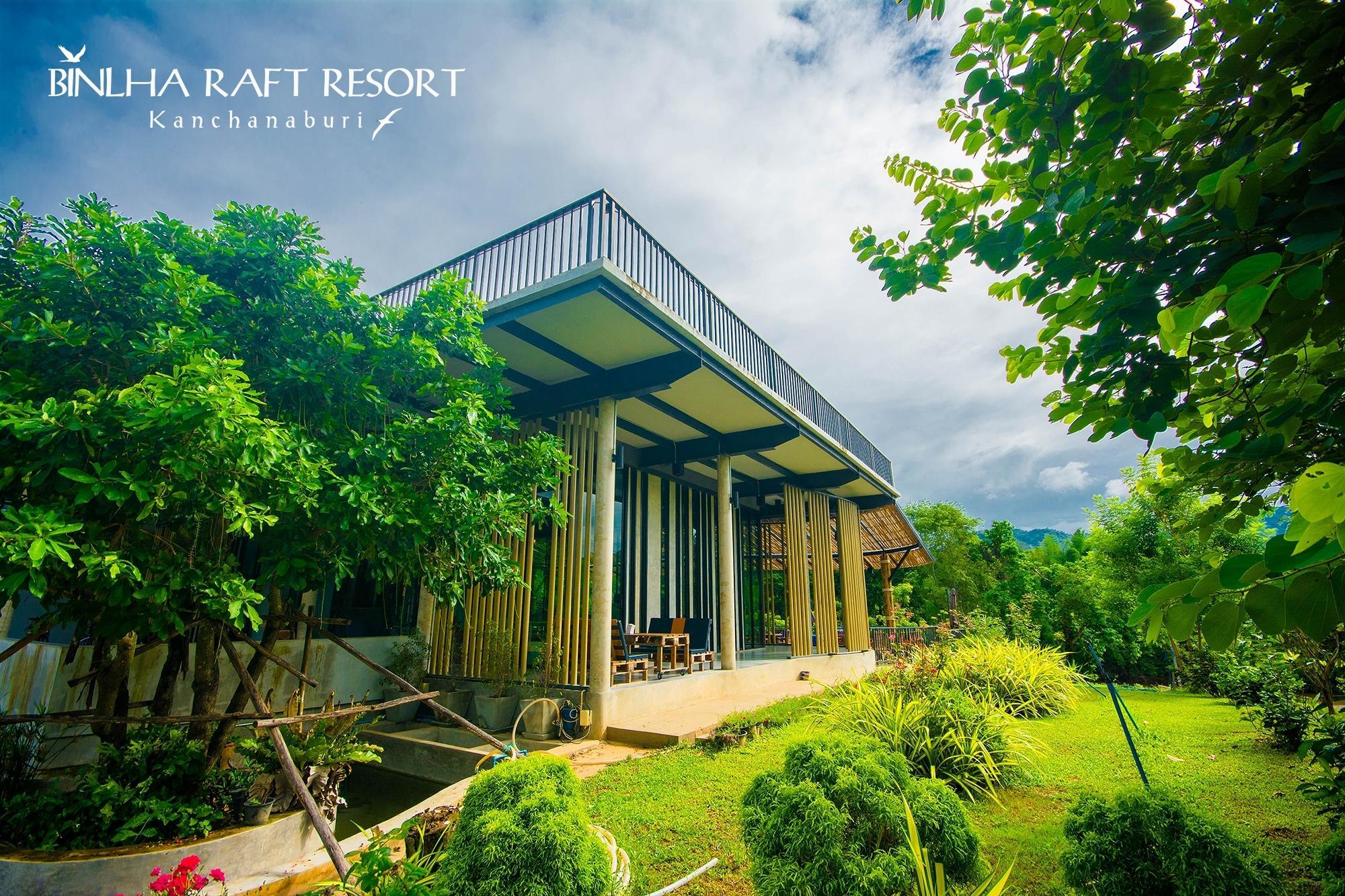 Khu vực xung quanh