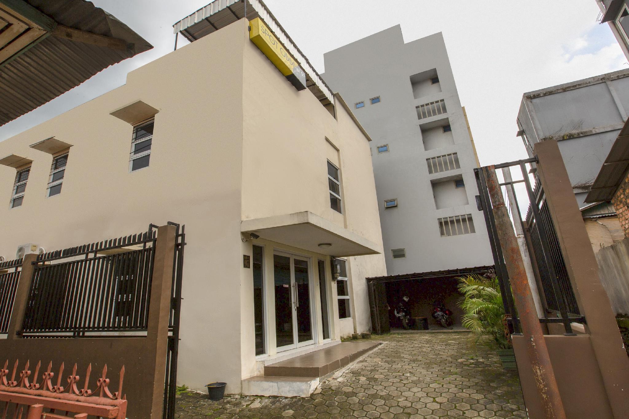 Ngoại cảnh khách sạn