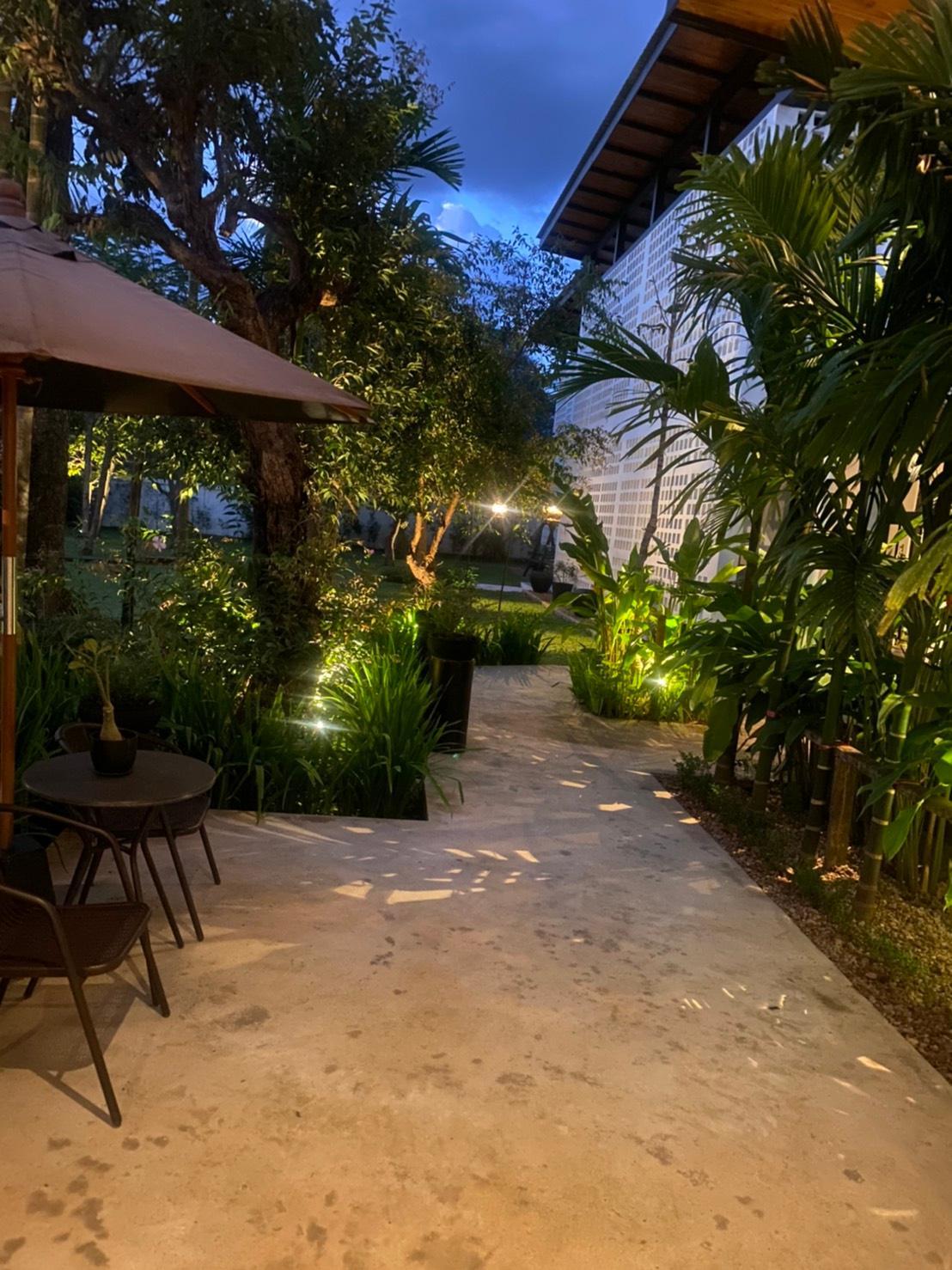 Ngoại cảnh khách sạn