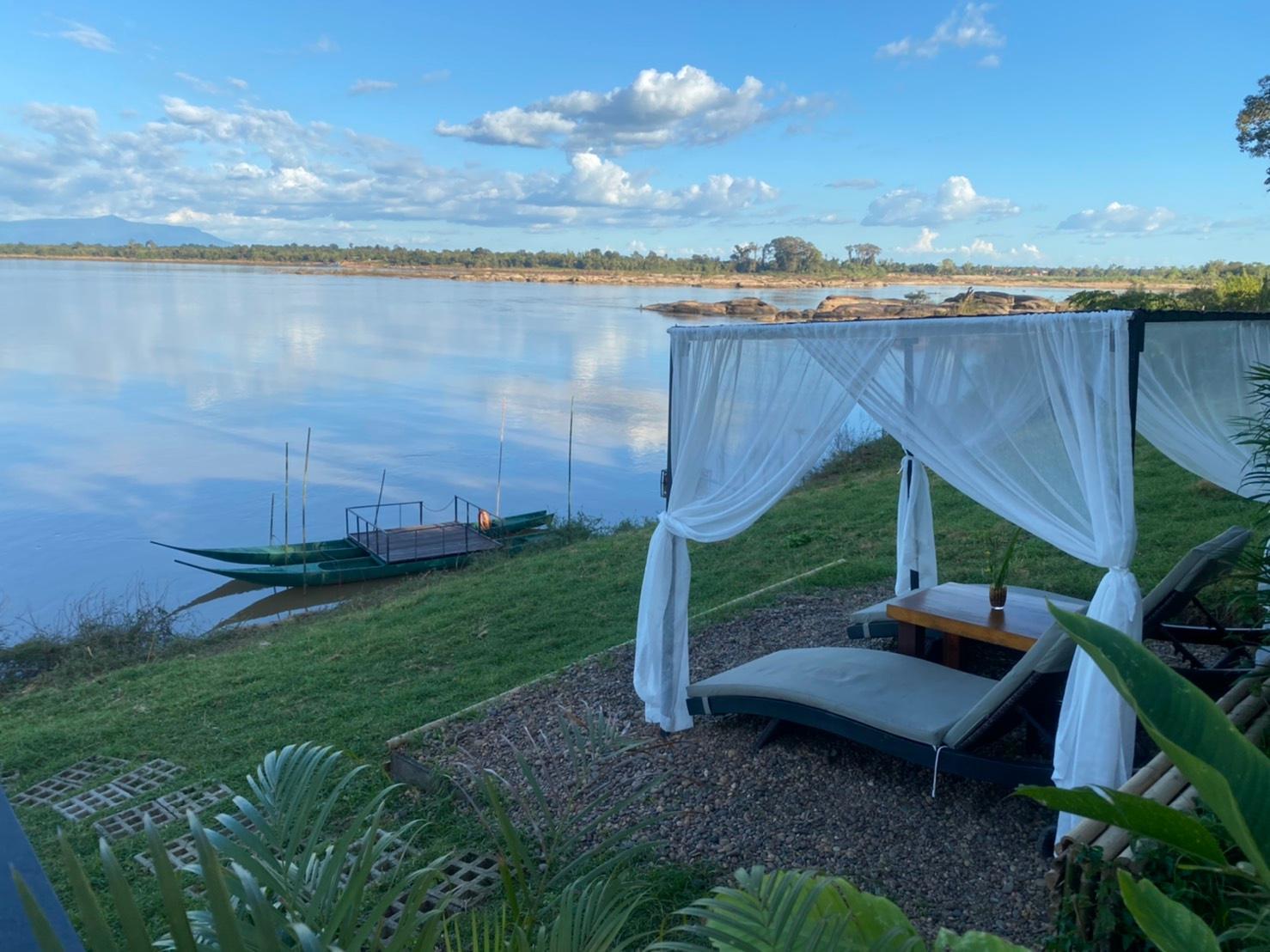 Ngoại cảnh khách sạn