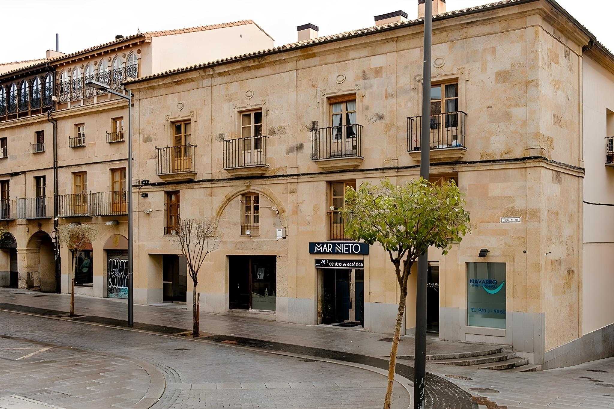 Ngoại cảnh khách sạn