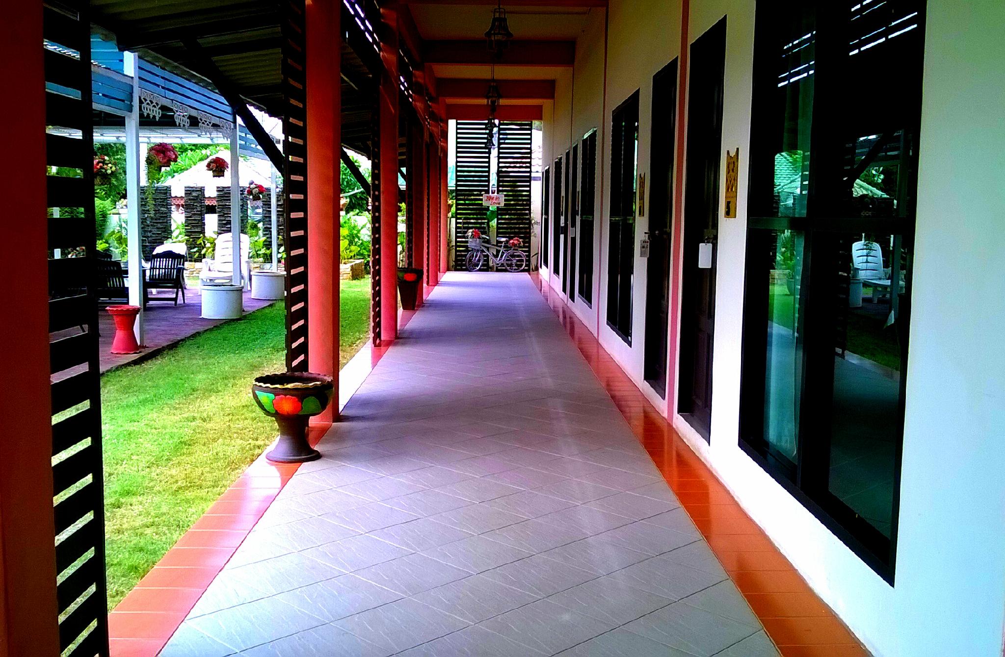 Khu vực xung quanh