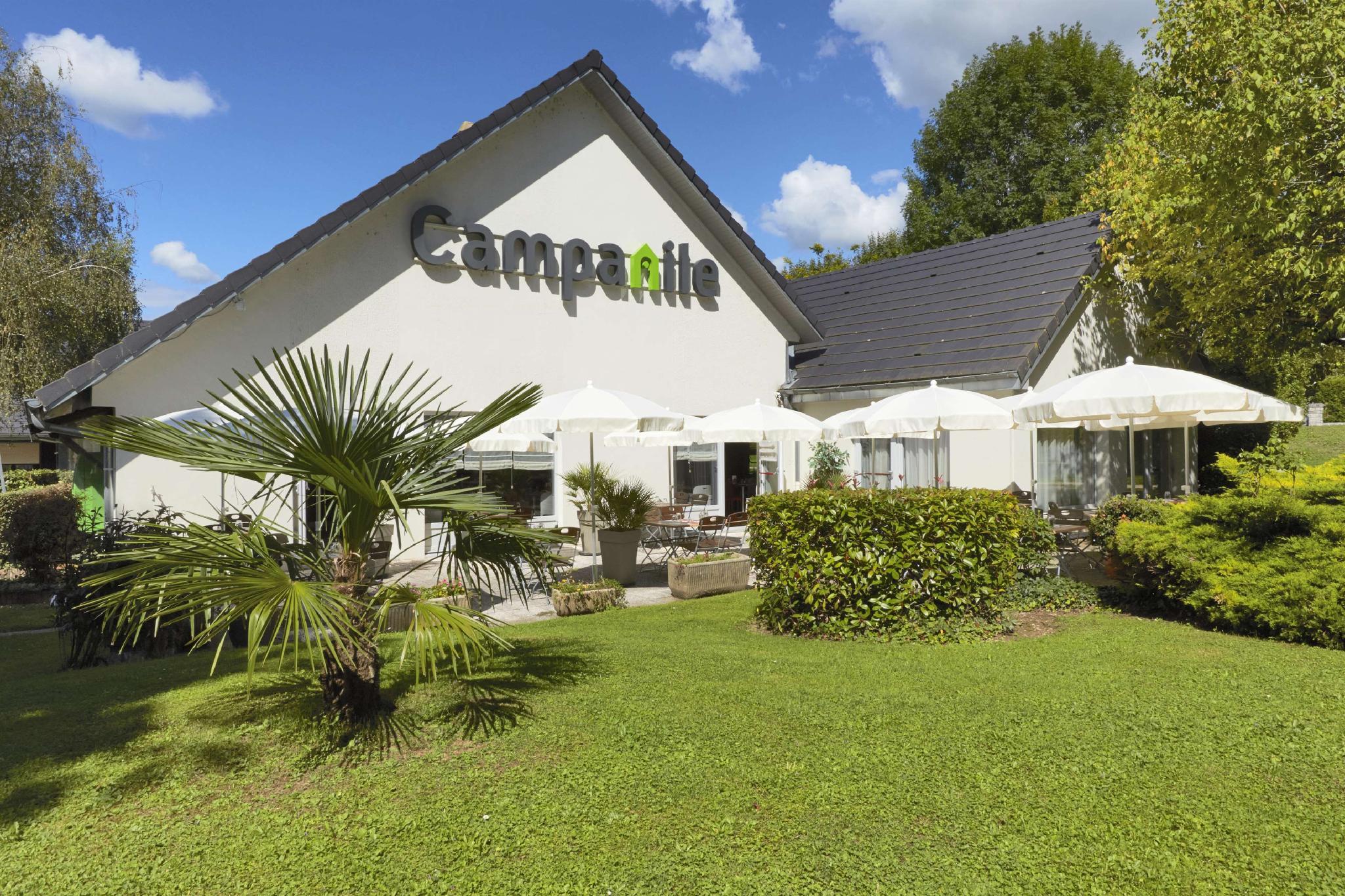 Ngoại cảnh khách sạn