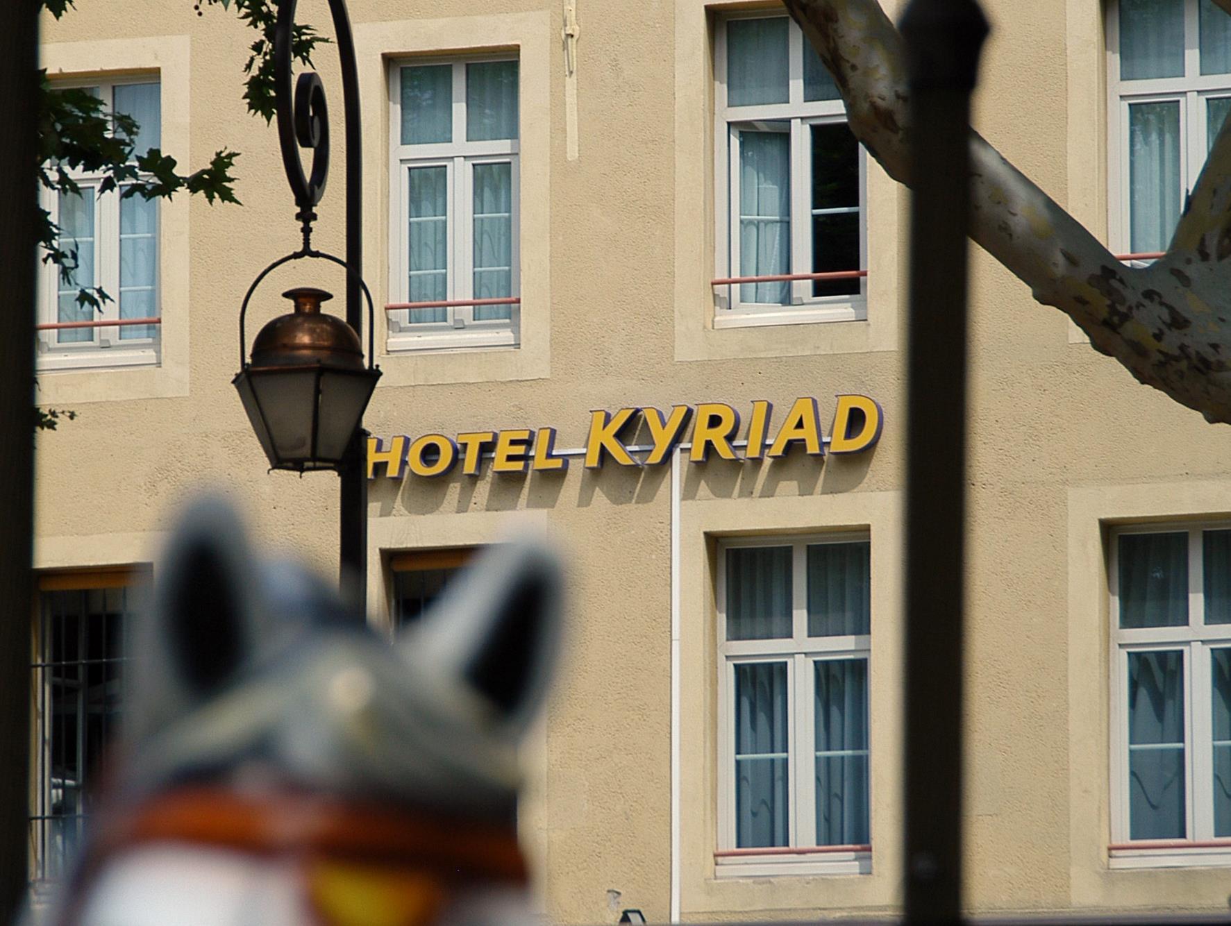 Ngoại cảnh khách sạn