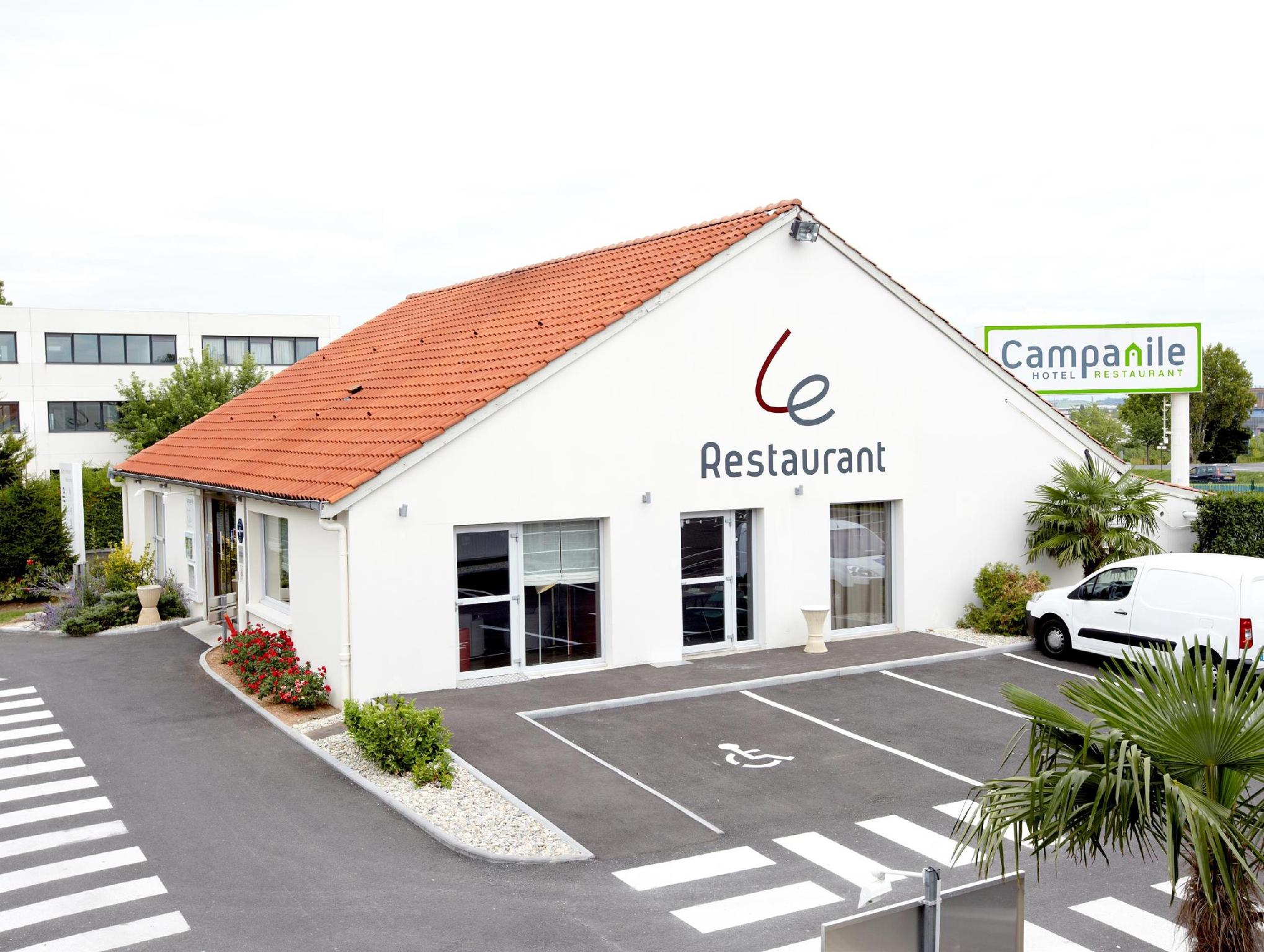 Ngoại cảnh khách sạn