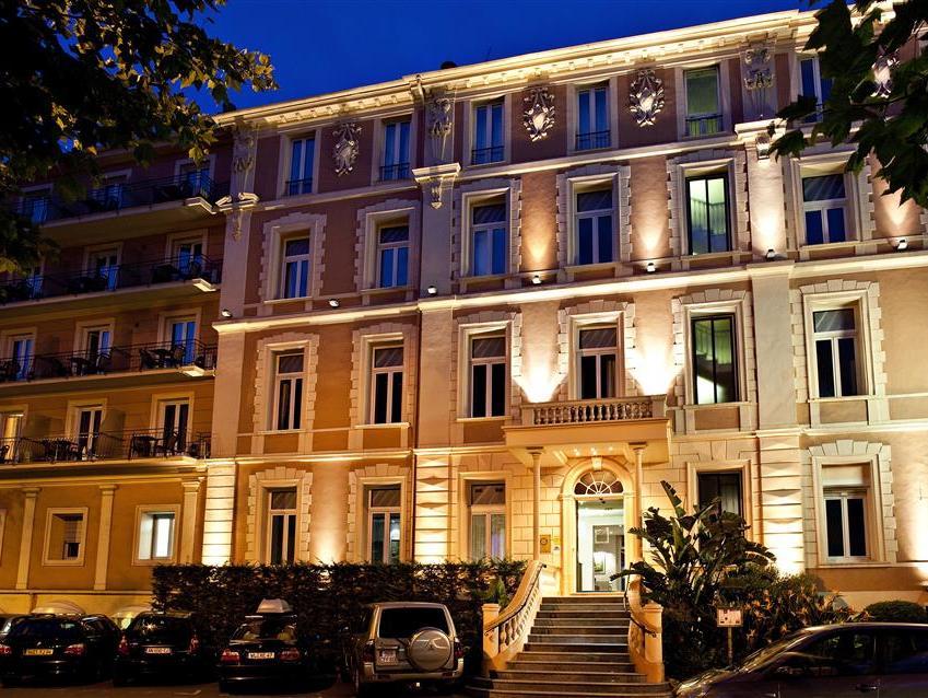 Ngoại cảnh khách sạn