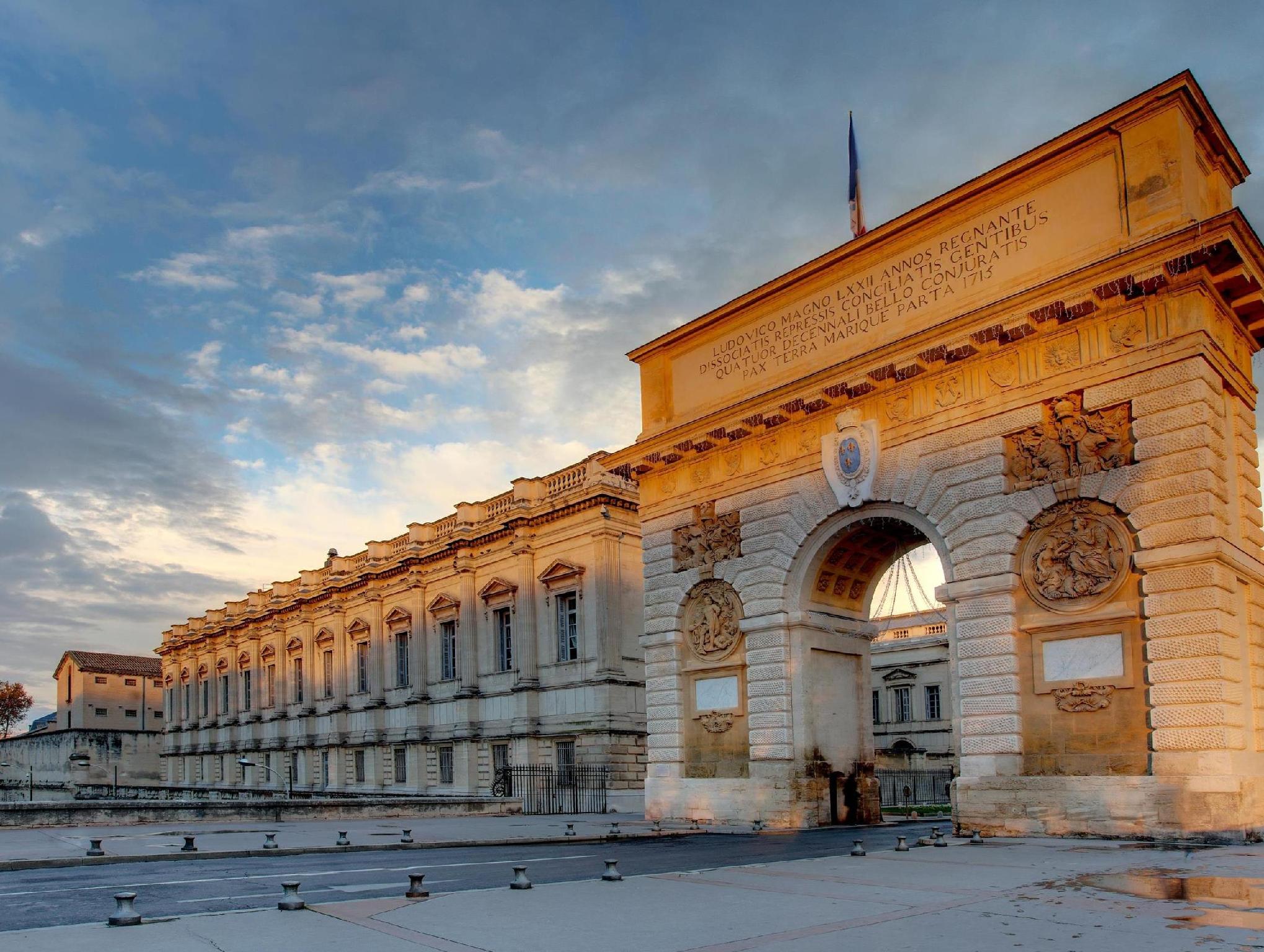 Ngoại cảnh khách sạn