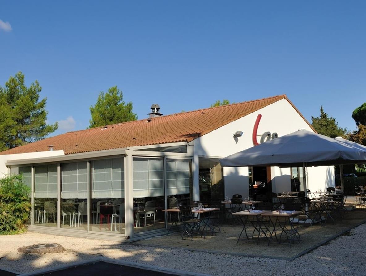 Ngoại cảnh khách sạn