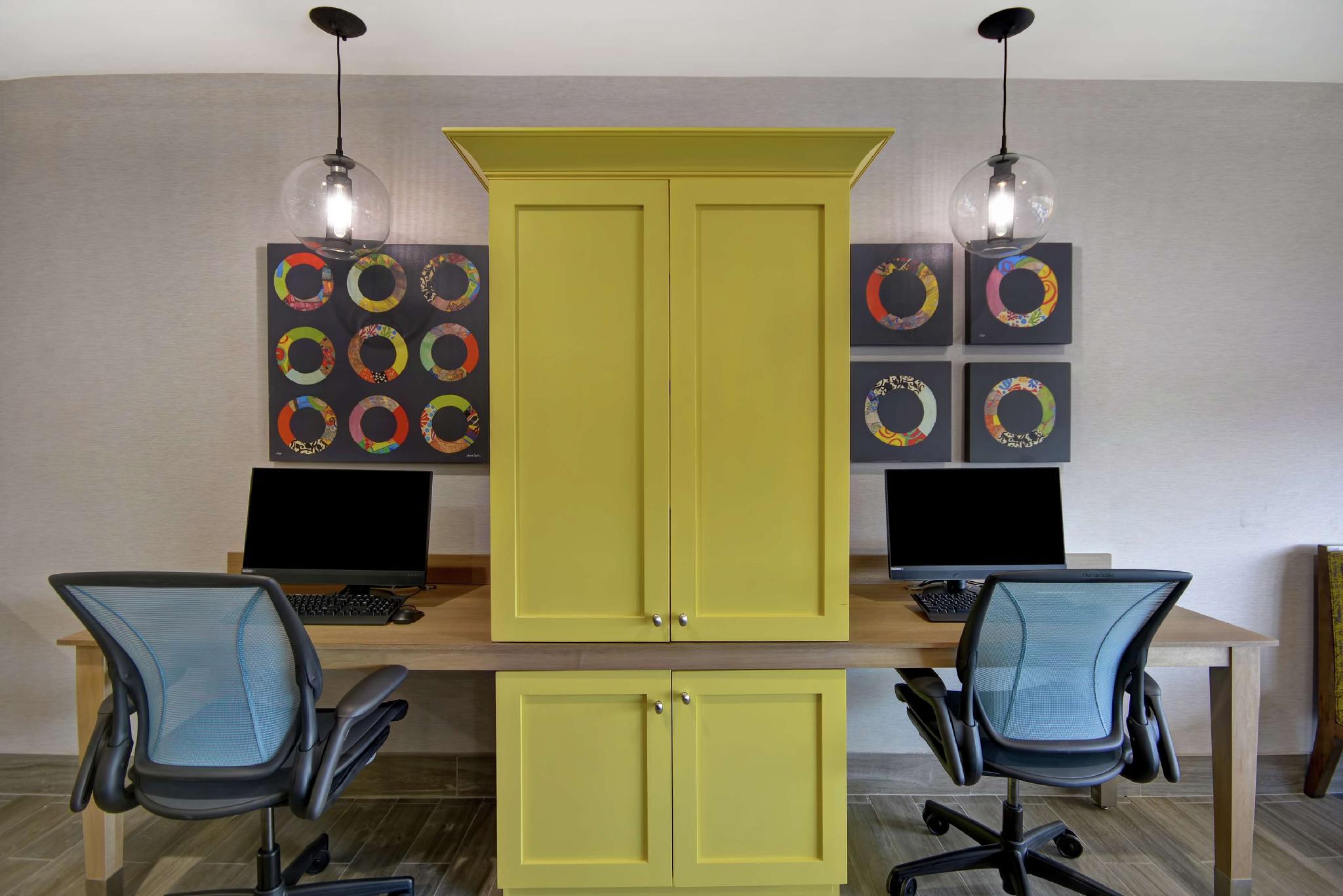 Trung tâm hội nghị