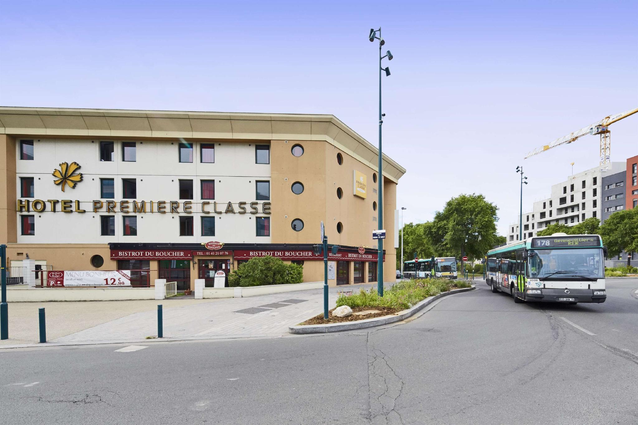 Ngoại cảnh khách sạn