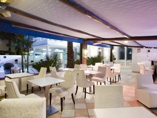 Ngoại cảnh khách sạn