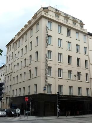 Ngoại cảnh khách sạn