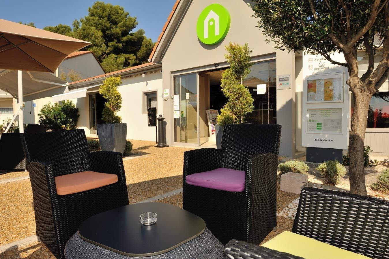 Ngoại cảnh khách sạn