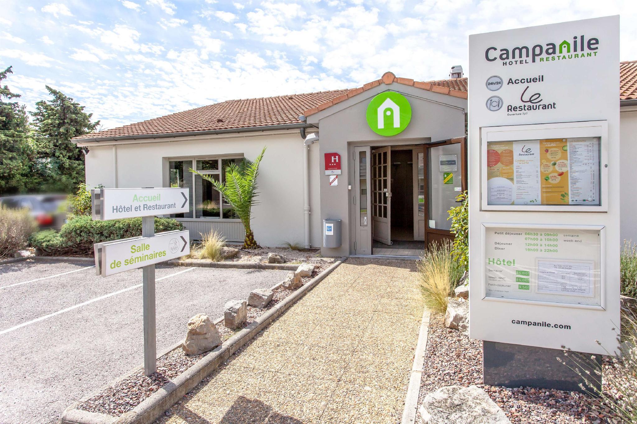 Ngoại cảnh khách sạn