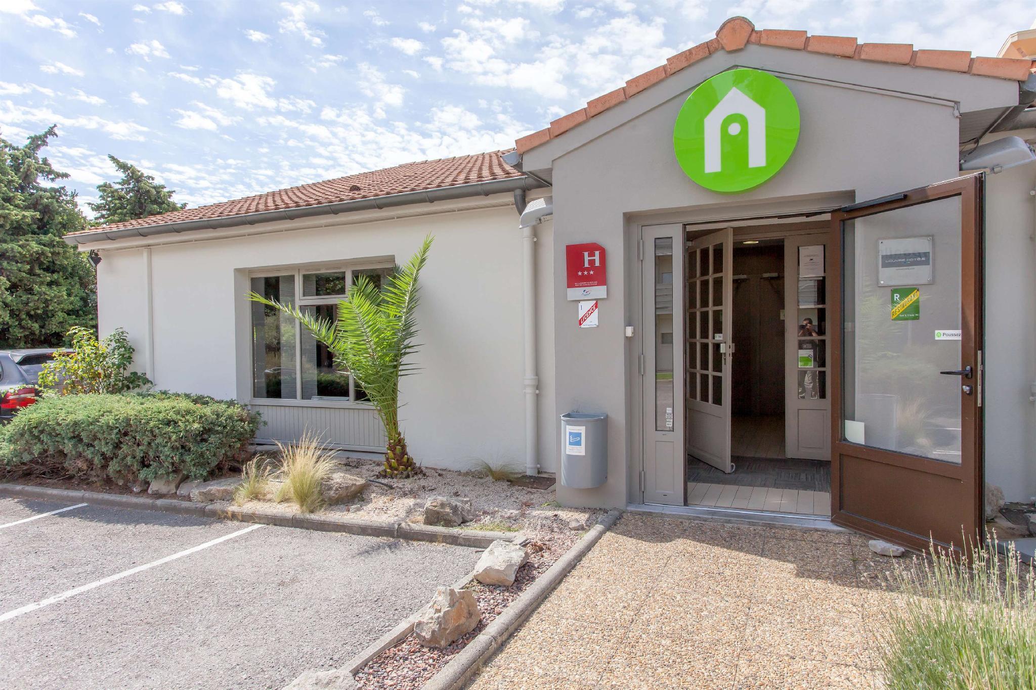 Ngoại cảnh khách sạn