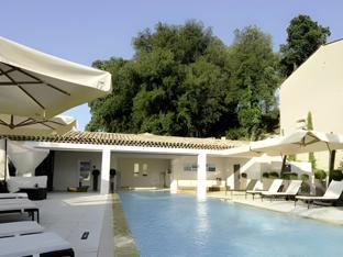 Ngoại cảnh khách sạn