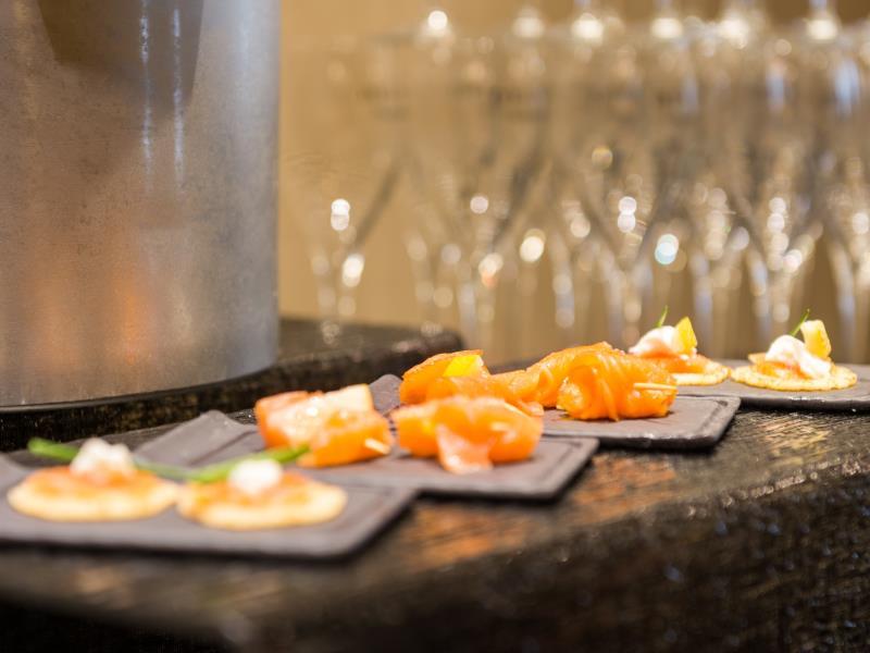 Đồ ăn và thức uống