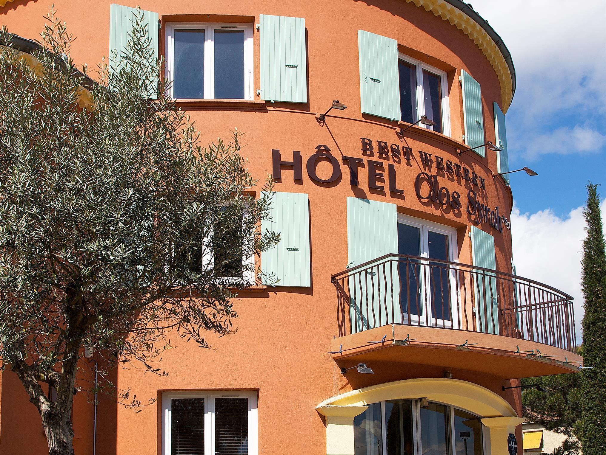 Ngoại cảnh khách sạn