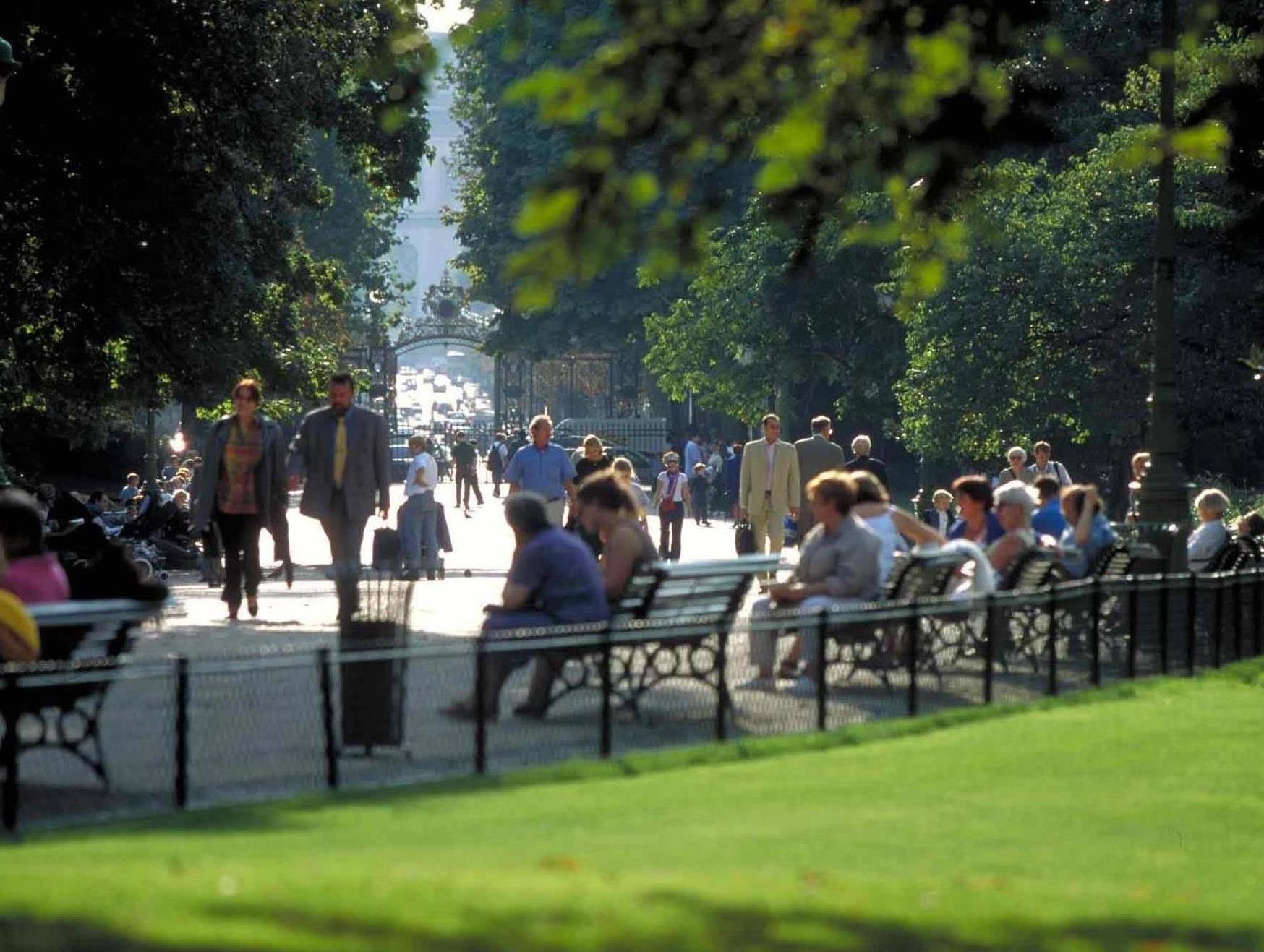 Khu vực xung quanh