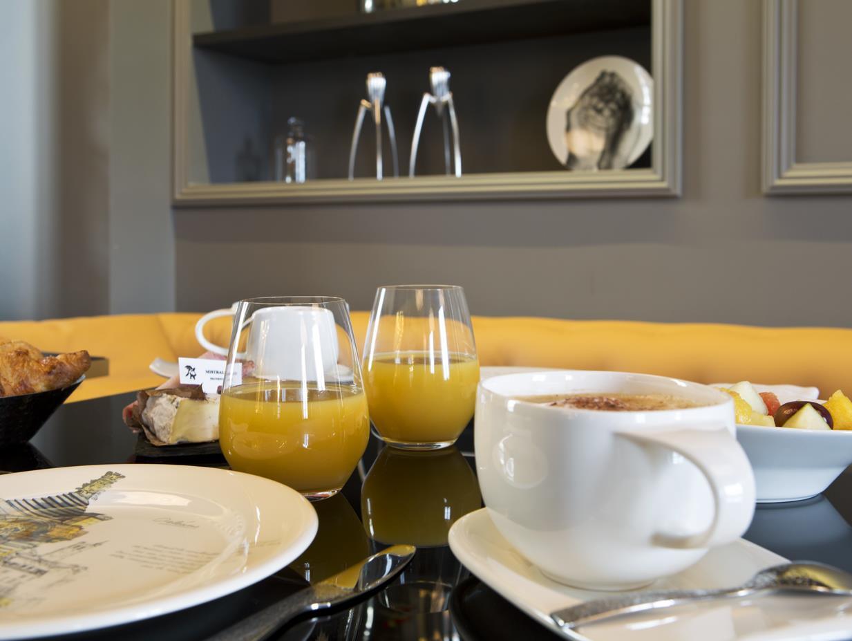 Đồ ăn và thức uống