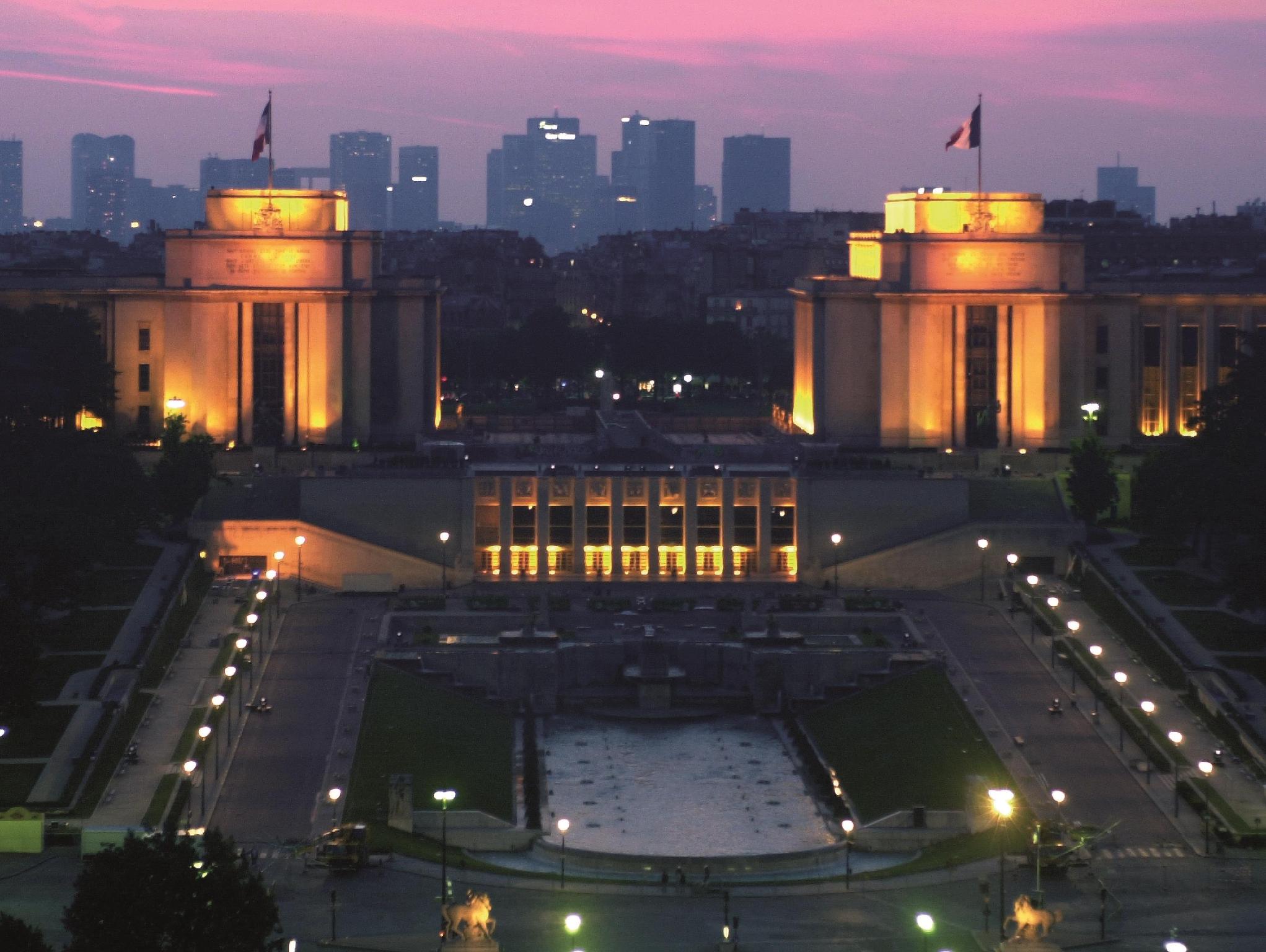 Nơi tham quan gần đây