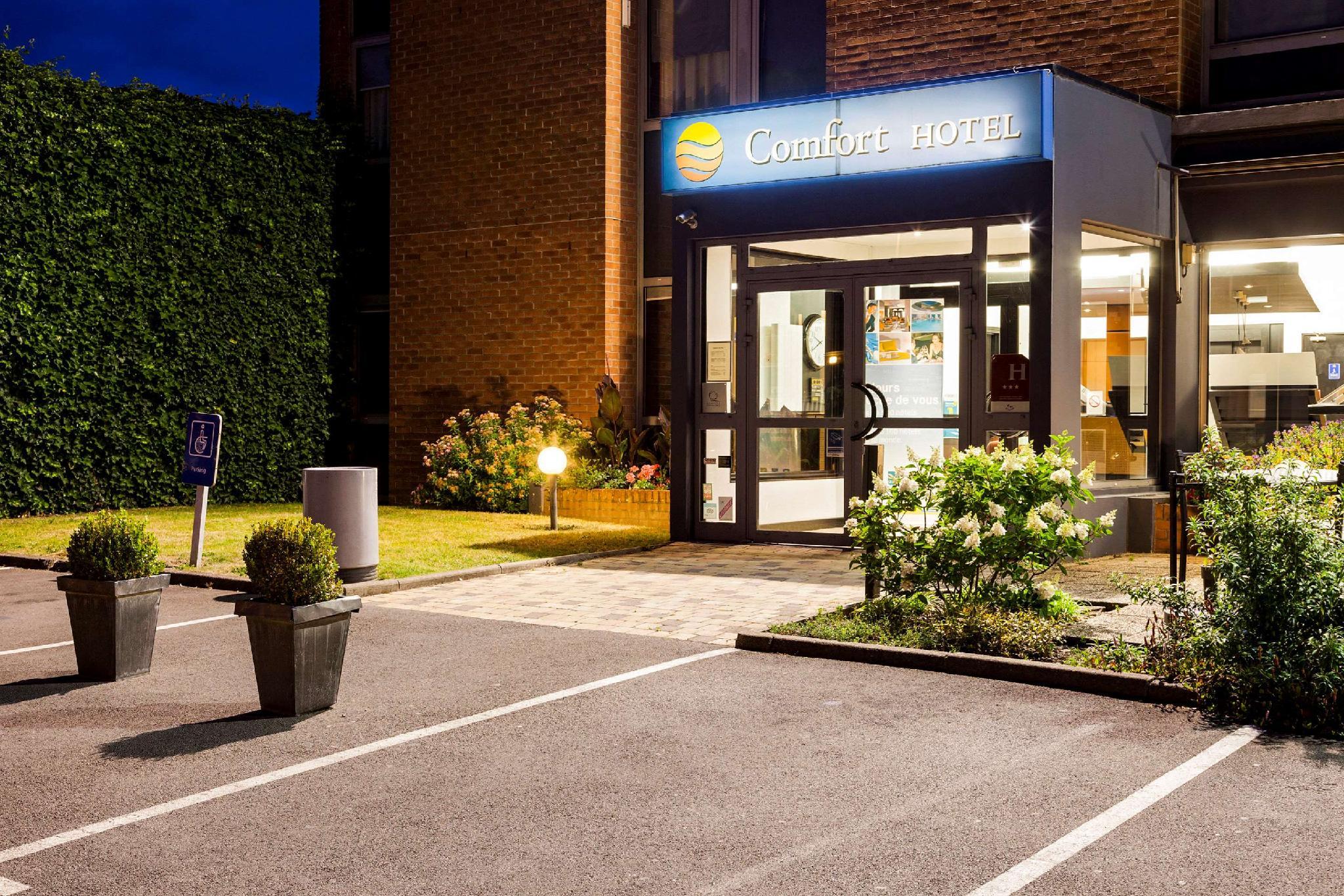 Ngoại cảnh khách sạn