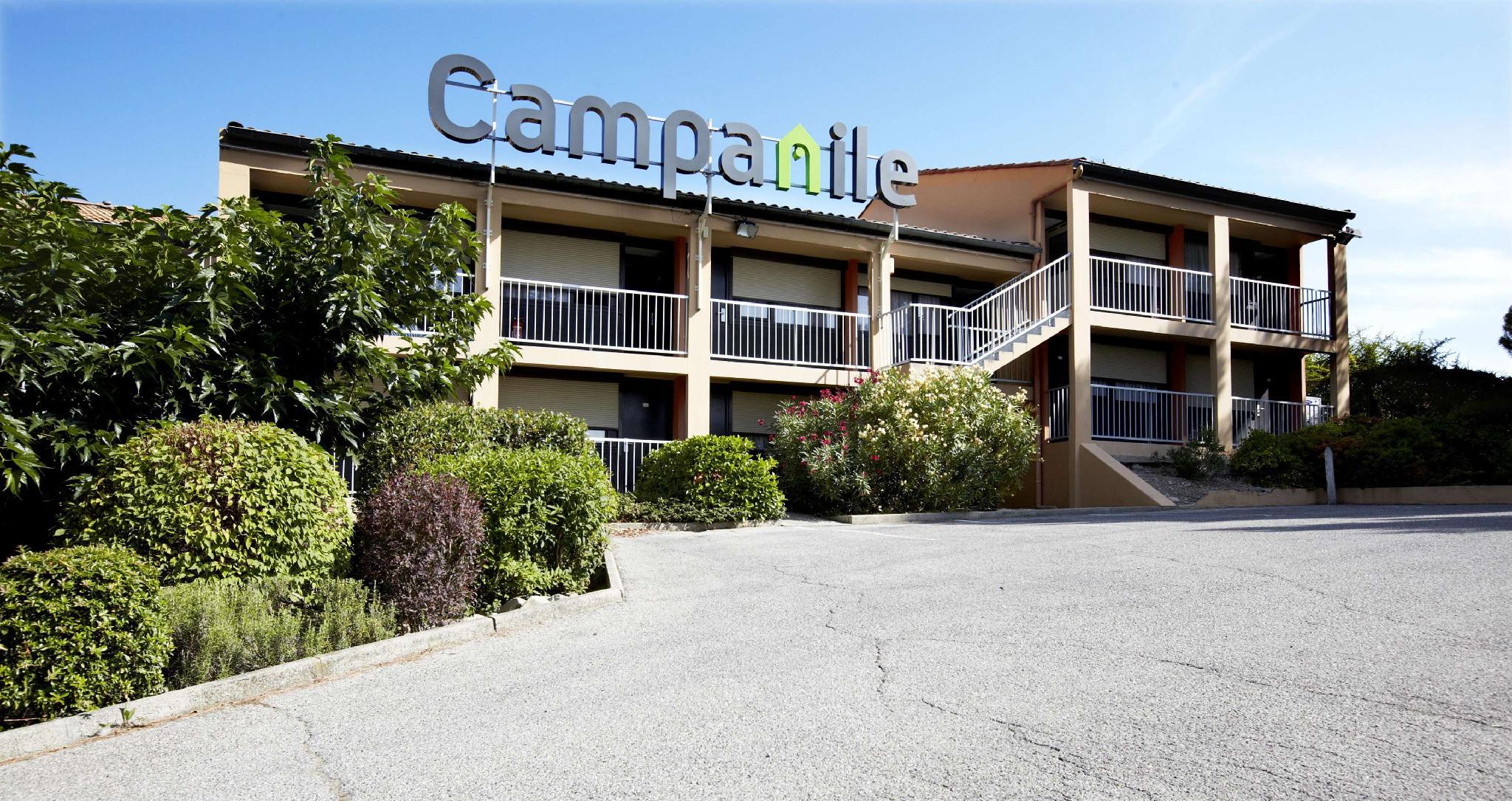 Ngoại cảnh khách sạn