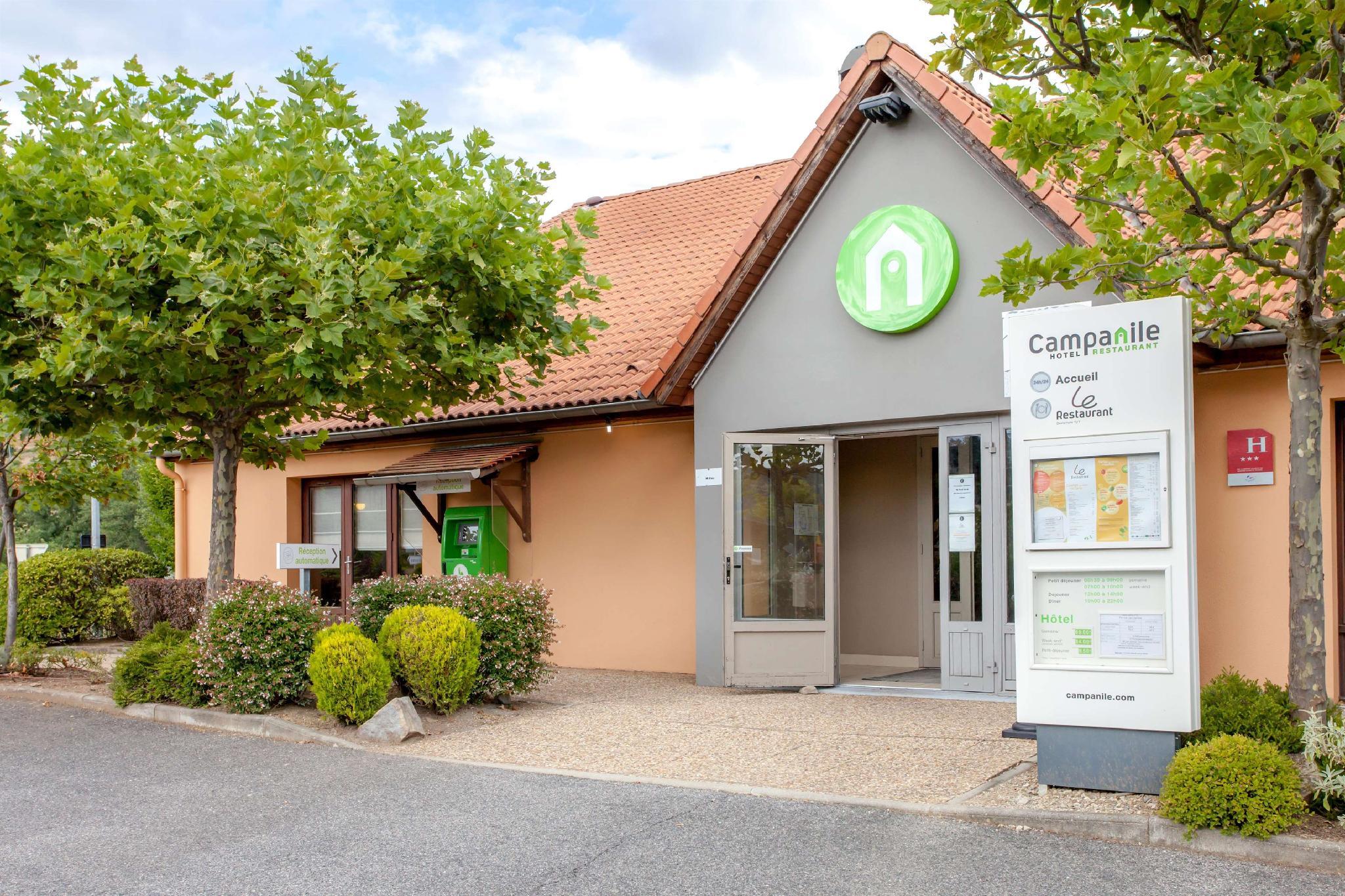 Ngoại cảnh khách sạn