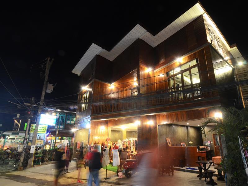 Ngoại cảnh khách sạn