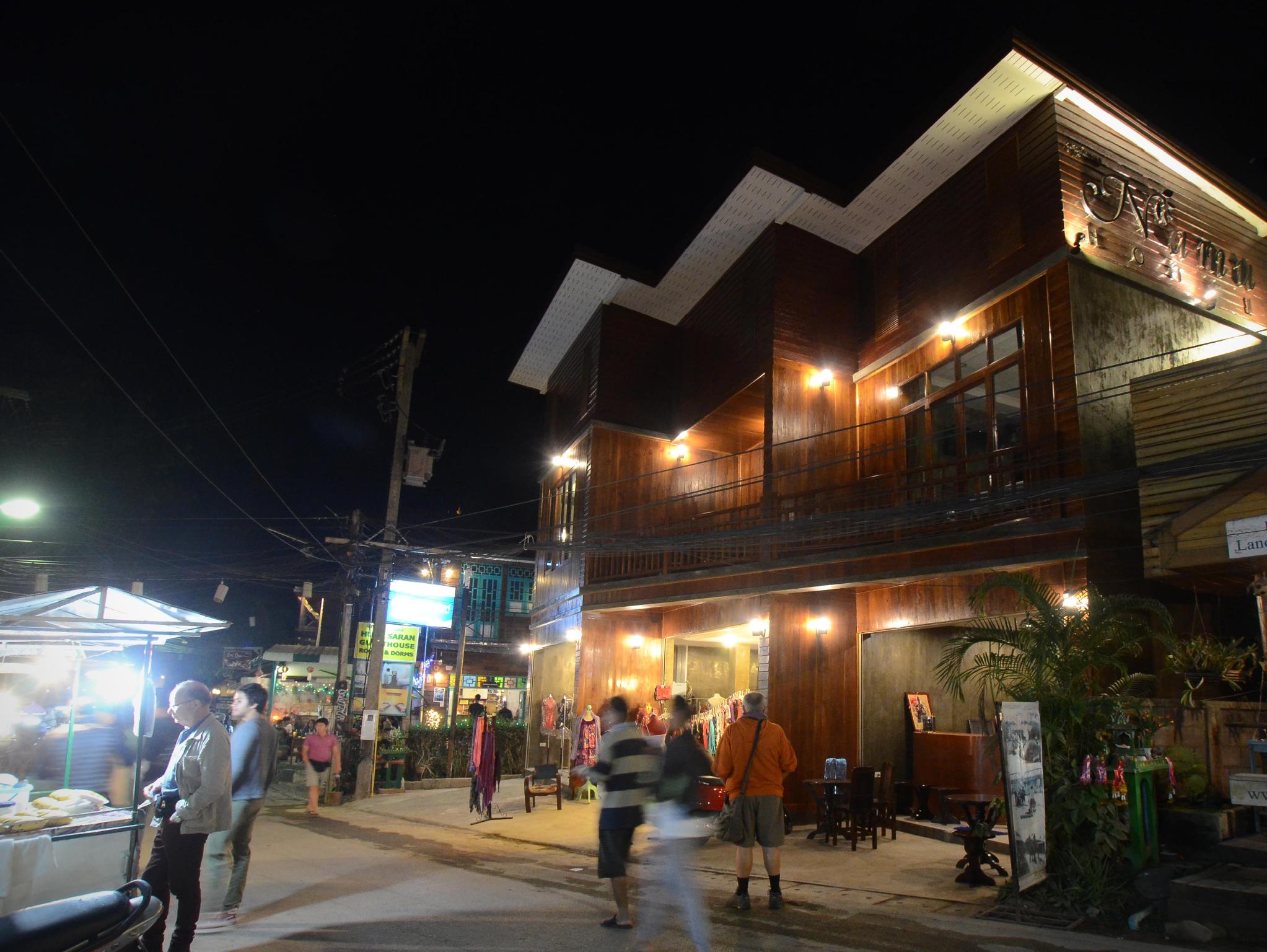 Ngoại cảnh khách sạn